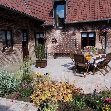 Chez Julie Bed & Breakfast Beaucamps-Ligny Екстериор снимка