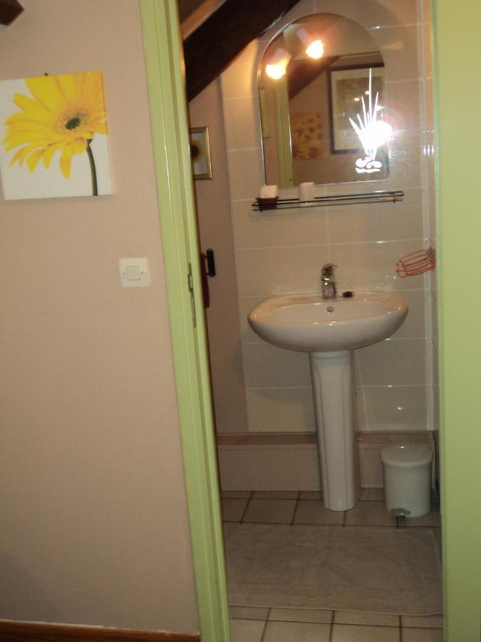 Chez Julie Bed & Breakfast Beaucamps-Ligny Екстериор снимка